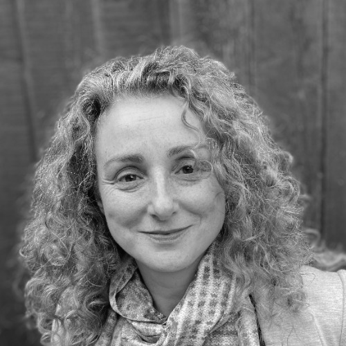 Laura 500 x500-b and w